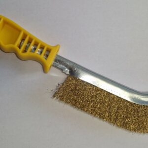 Brosse manche plastique fil laiton
